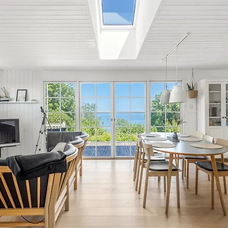 Leea - 100m From The Sea By Interhome