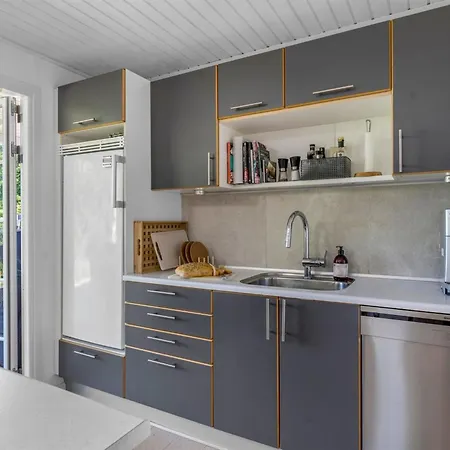 Leea - 100m From The Sea By Interhome *