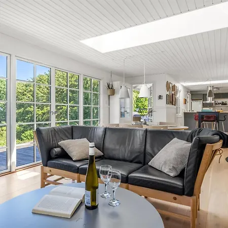 Сasa de vacaciones Leea - 100m From The Sea By Interhome *
